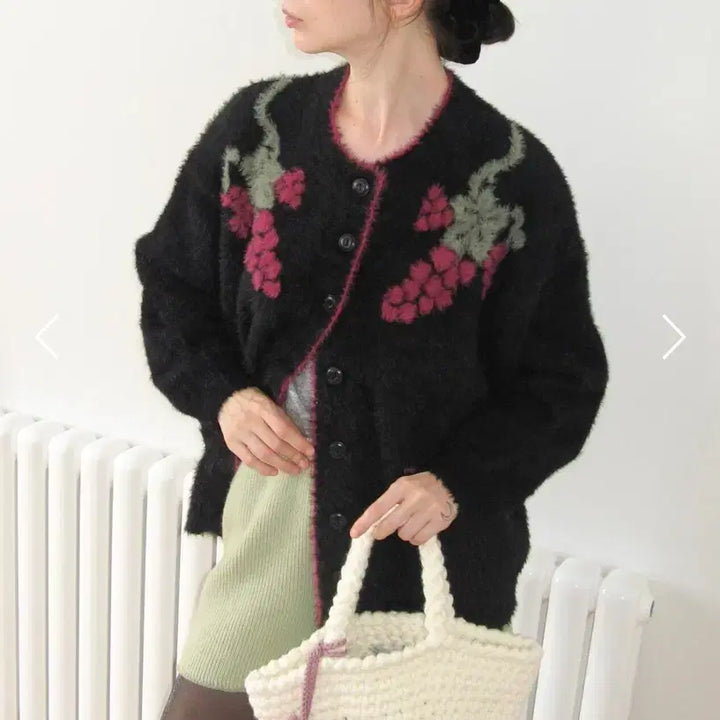 [SOLD OUT] 시눈sinoon핸드메이드 그레이프 포도 헤어리가디건 블랙 빈티지모리걸