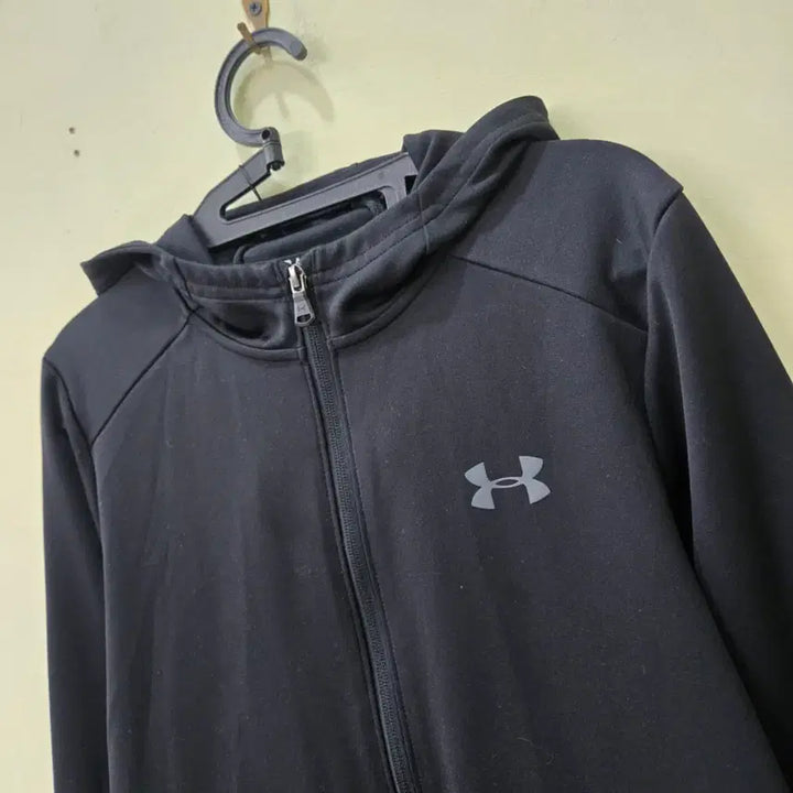 [BUNJANG] Under Armour Basic Hoodie Zip-up (Black) / [M] 언더아머 FW19 베이직 후드 집업 (블랙)