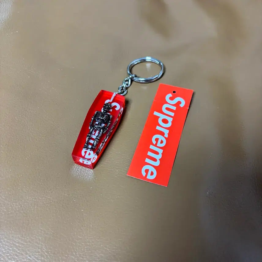 [BUNJANG] Supreme Skeleton Keychain Key Holder Red / 슈프림 키체인 키홀더 스켈레톤 레드