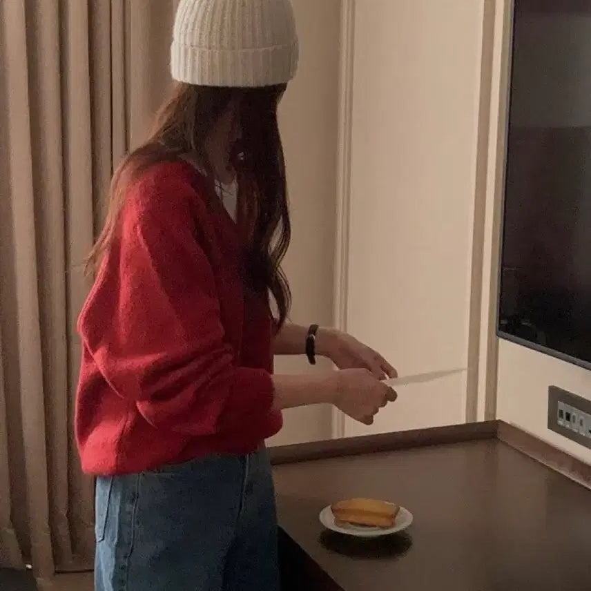 [BUNJANG] Frenzy Wool Oversized V-Neck Knit Sweater (Red) / 프렌제이 울 오버핏 브이넥 니트 (레드)