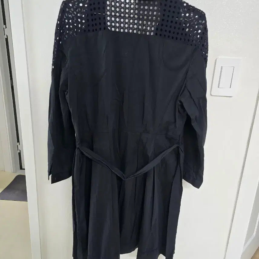 [BUNJANG] Eini Navy Punching Detail Dress / 정가이하급처)Eini 네이비 펀칭 디테일 원피스 100사이즈 77사이즈