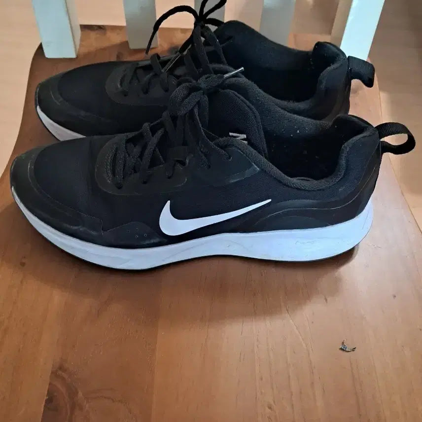 [BUNJANG] Nike Black Sneakers / 나이키 검정 운동화