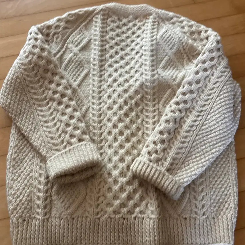 [SOLD OUT] 빈티지 아이보리 꽈배기 가디건