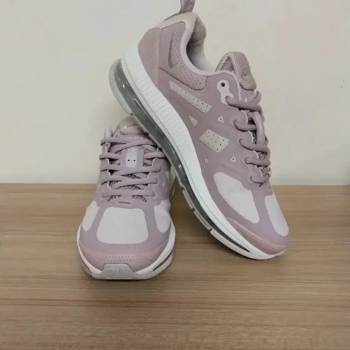 [BUNJANG] Nike Air Max Genome Venice Sneakers (255) / 여성 나이키 에어맥스 게놈 베니스 운동화 (255)
