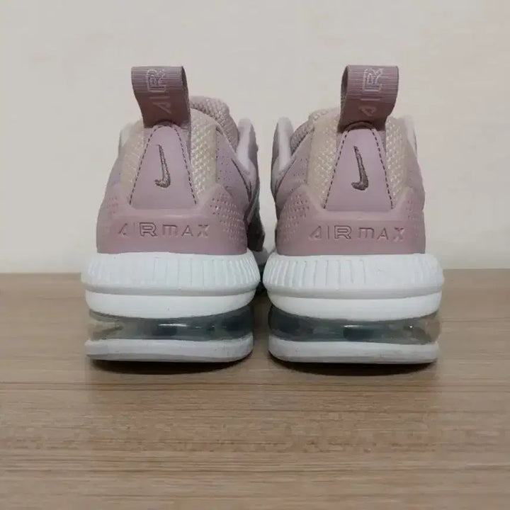 [BUNJANG] Nike Air Max Genome Venice Sneakers (255) / 여성 나이키 에어맥스 게놈 베니스 운동화 (255)