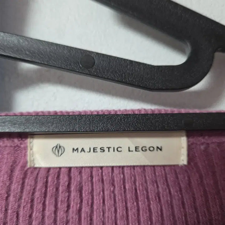 [BUNJANG] MAJESTIC LEGON Lace Shoulder Lace-up Knit Top / 스나계 니트 MAJESTIC LEGON 회보라 레이스숄더 레이스업 니트