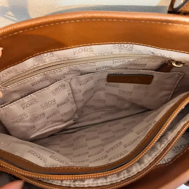 [BUNJANG] Michael Kors Navy/Brown Tote Bag / 마이클코어스 네이비/브라운 토트백