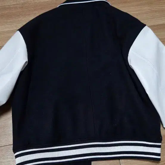 [BUNJANG] TNGT Varsity Jacket / TNGT 바시티