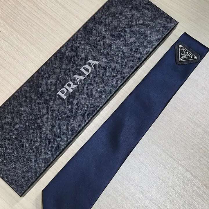 [BUNJANG] Prada Re-Nylon Tie (Navy) / 프라다 PRADA 리나일론 넥타이 (네이비)