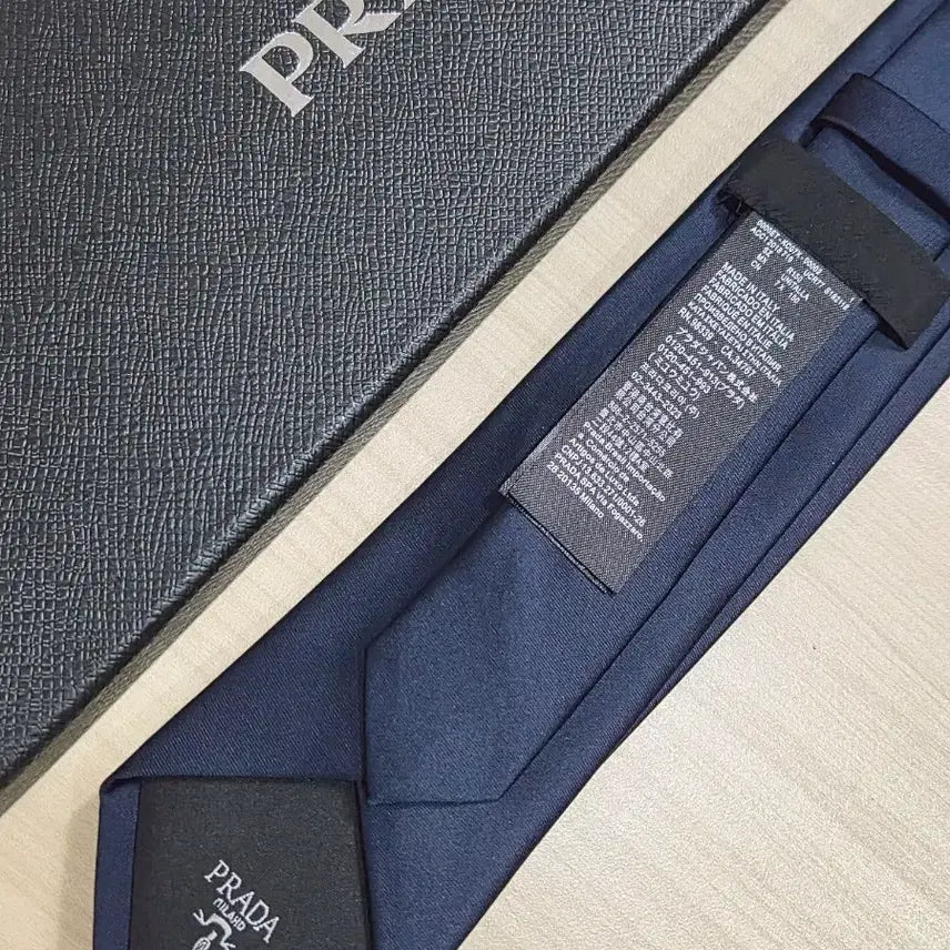[BUNJANG] Prada Re-Nylon Tie (Navy) / 프라다 PRADA 리나일론 넥타이 (네이비)