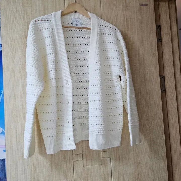 [BUNJANG] Ivory Cardigan / (실착1회) 아이보리 가디건