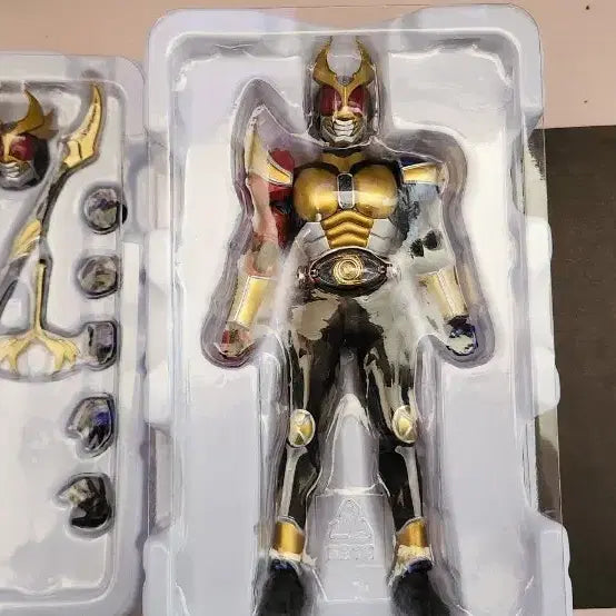 [SOLD OUT] 진골조제법 shf 가면라이더 아기토 트리니티폼 판매합니다