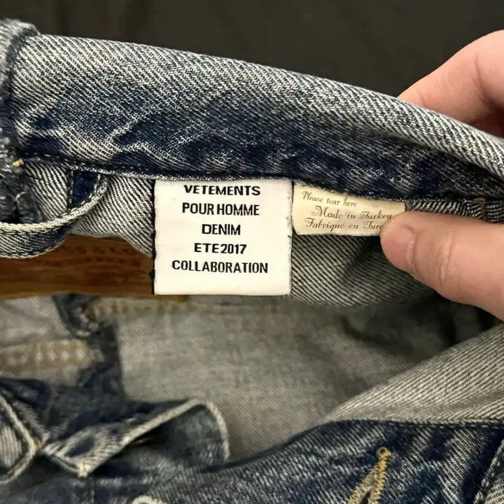 [BUNJANG] Vetements Levi's 17SS Cropped Denim Jacket / 베트멍 리바이스 17ss 크롭 데님