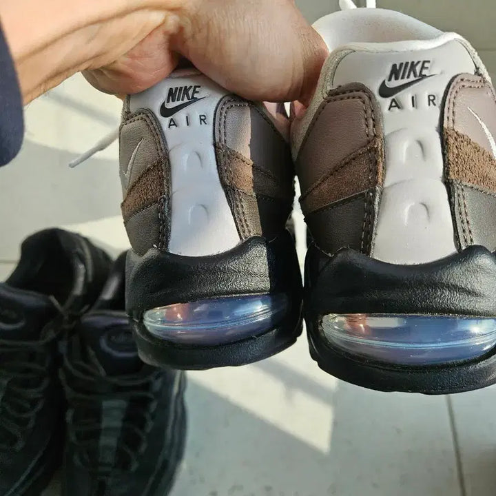 [BUNJANG] Nike Air Max 95 OG Velvet Brown/Pearl Grey Sneakers / 나이키 에어맥스95 OG 벨벳 브라운 / 펄 그레이