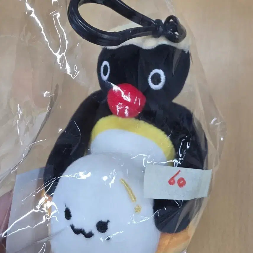 태연 전시회 핑구 탱그 콜라보 인형