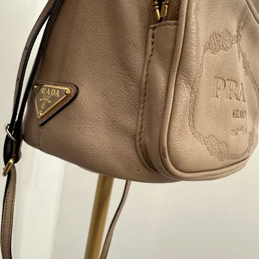 [BUNJANG] Prada Calfskin Soft Leather Bucket Bag Shoulder Bag / 정품 프라다 카프스킨 소프트 레더 버킷백 숄더백 가로17세로23