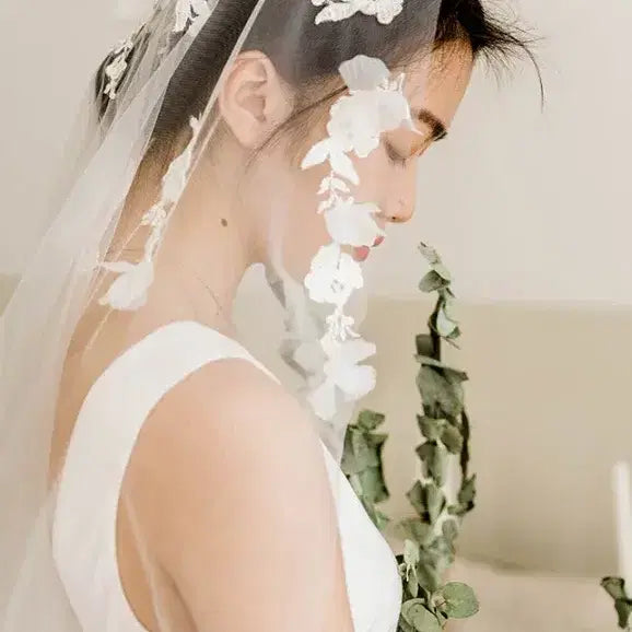 [BUNJANG] Premium Handmade Wedding Veil (White Rose Style) - Imported from Japan / 일본 수입산 고급 수제웨딩베일 대여 (백장미 st)