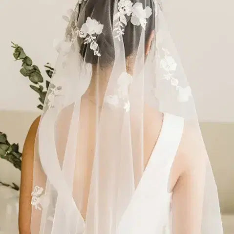 [BUNJANG] Premium Handmade Wedding Veil (White Rose Style) - Imported from Japan / 일본 수입산 고급 수제웨딩베일 대여 (백장미 st)