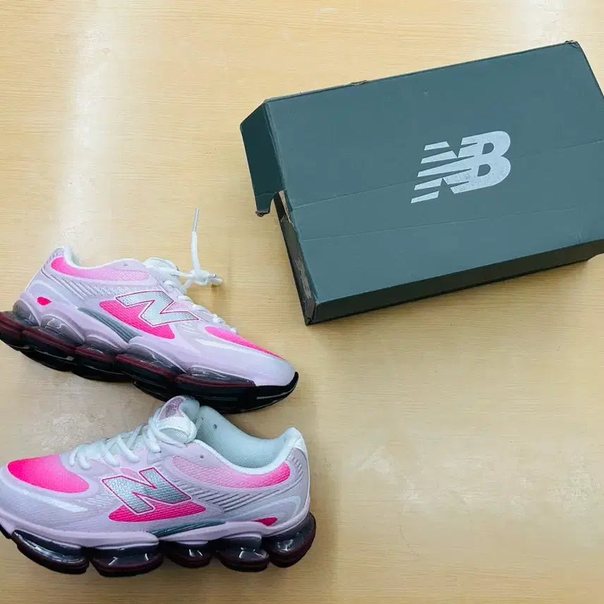 [BUNJANG] New Balance 2000 Absorb Rose Sugar Monarch Burgundy Sneakers / 새상 245 뉴발란스 2000 앱졸브 로즈 슈가 모나크 버건디 정품