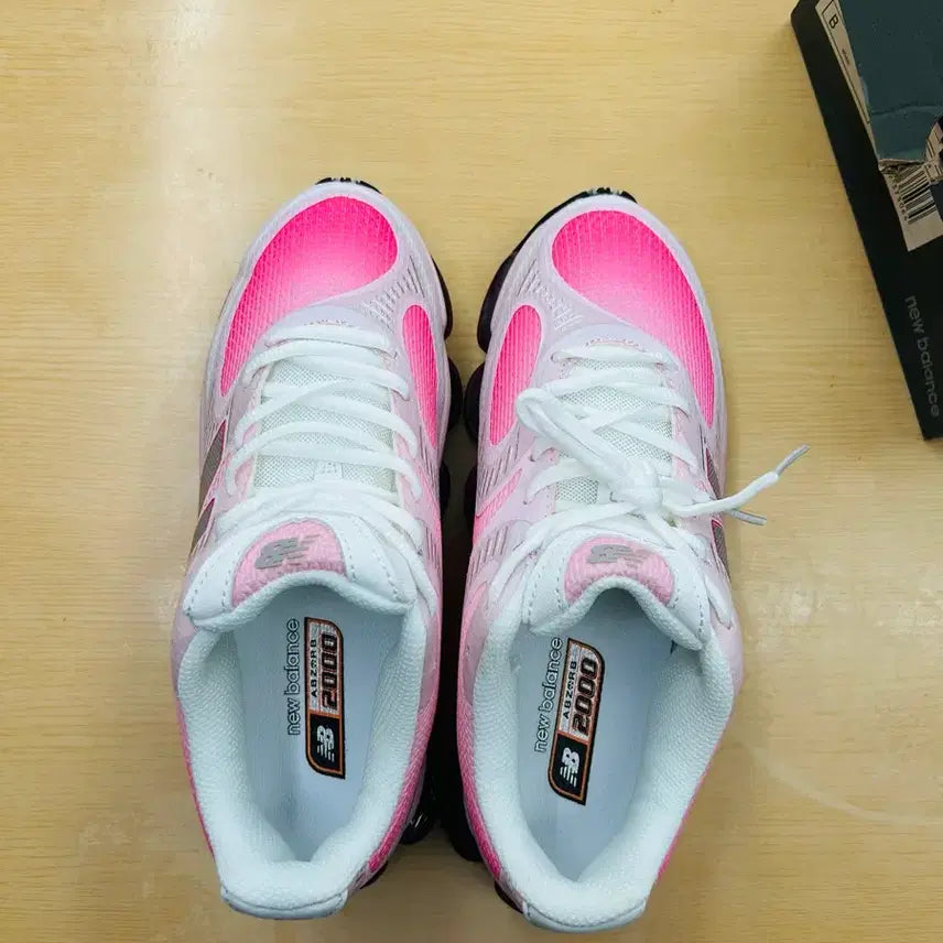[BUNJANG] New Balance 2000 Absorb Rose Sugar Monarch Burgundy Sneakers / 새상 245 뉴발란스 2000 앱졸브 로즈 슈가 모나크 버건디 정품