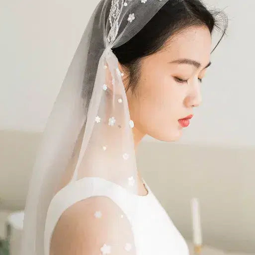 [BUNJANG] Imported Japanese Handmade Wedding Veil Rental (Semi-Long with Small Flower Pattern) / 일본 수입산 고급 수제웨딩베일 대여 (세미롱 작은 꽃무니 st)