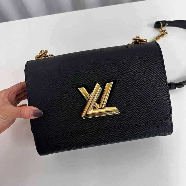 [BUNJANG] Louis Vuitton Twist MM Shoulder Bag Black / 루이비통 트위스트MM 숄더백 블랙 M54804