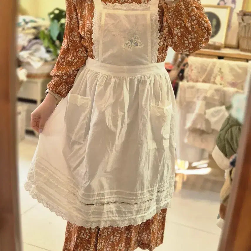 [BUNJANG] White Lace Trimmed Apron Vintage Style / 레이스 장식 화이트 앞치마 빈티지 스타일