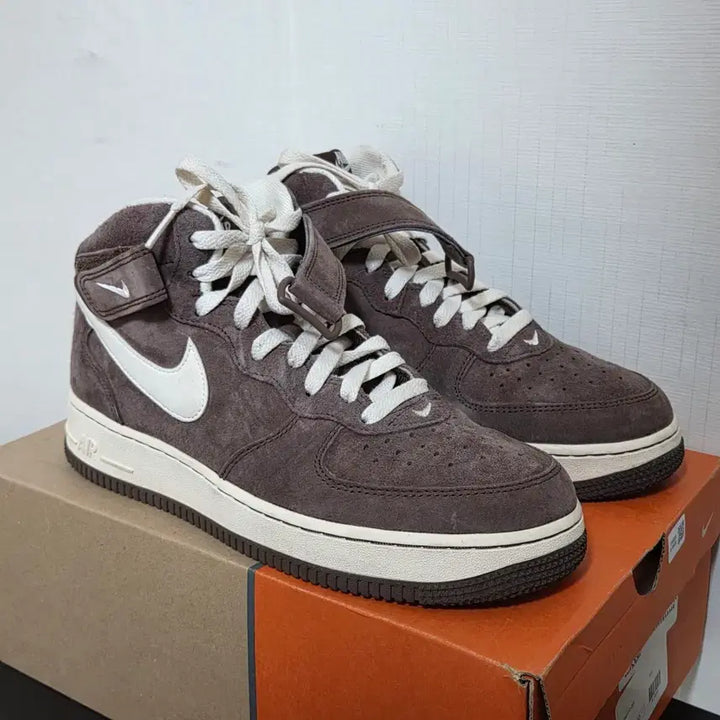 [BUNJANG] Nike Air Force Mid Chocolate Sneakers / 나이키 에어포스 미드 초콜릿