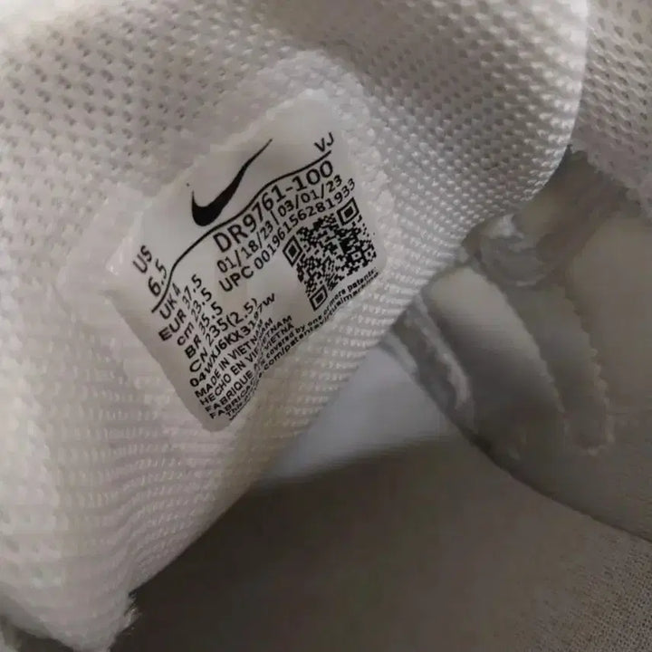 [BUNJANG] Nike Tech Hera White Running Shoes (235) / 여성 나이키 테크 헤라 화이트 런닝화, 운동화 (235)