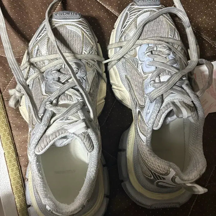 [BUNJANG] Balenciaga 3XL Eggshell Size 42 / 발렌시아가 3XL 에그쉘 42사이즈