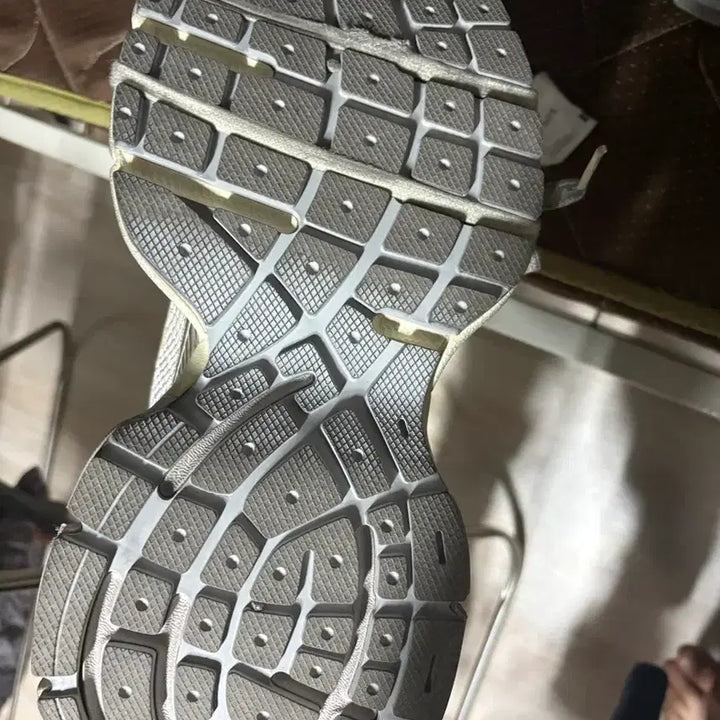 [BUNJANG] Balenciaga 3XL Eggshell Size 42 / 발렌시아가 3XL 에그쉘 42사이즈