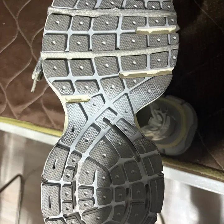 [BUNJANG] Balenciaga 3XL Eggshell Size 42 / 발렌시아가 3XL 에그쉘 42사이즈