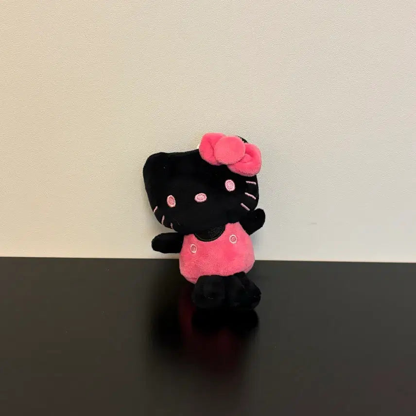 [BUNJANG] Sanrio Blackpink Kitty Keyring / 산리오 블랙핑크 키티 키링
