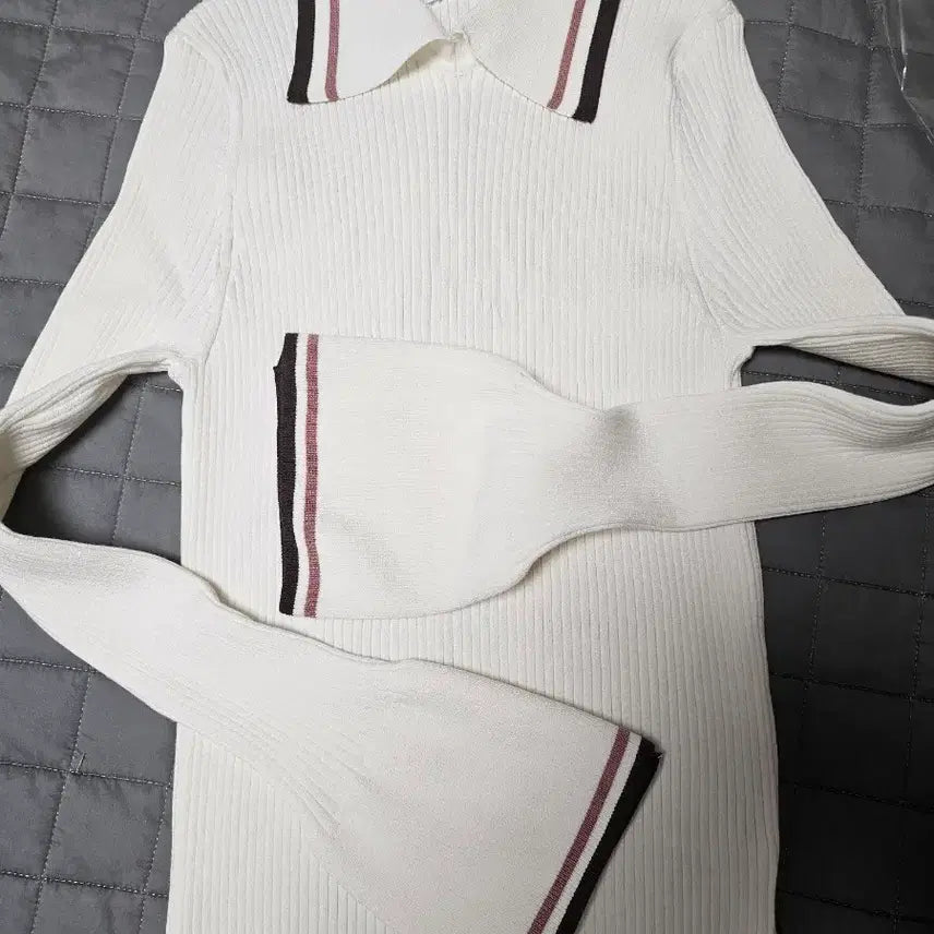 [BUNJANG] IT Misha White Collar Knit T-Shirt / it 미샤 화이트 카라 니트 티셔츠