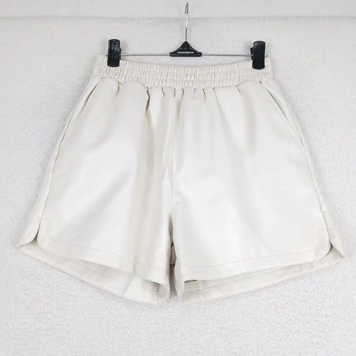 [SOLD OUT] 여성 아이보리 레더 반바지(S)