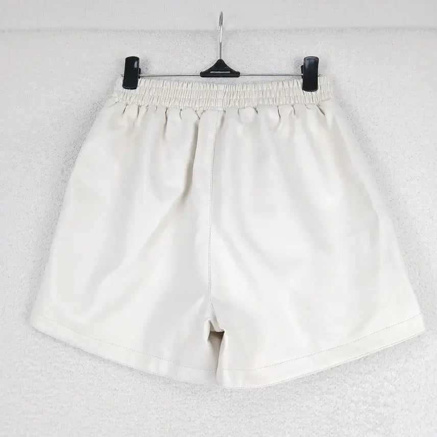 [SOLD OUT] 여성 아이보리 레더 반바지(S)