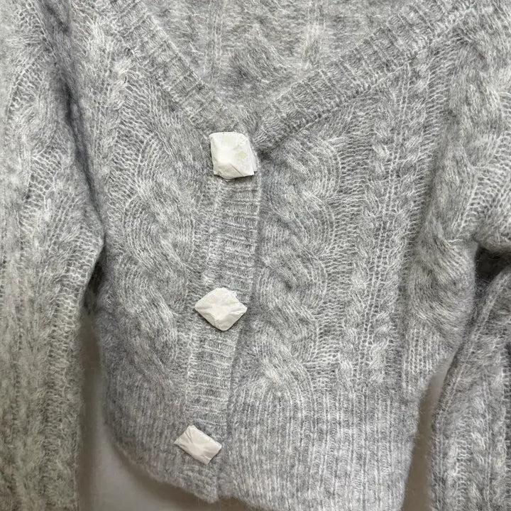 [BUNJANG] Nana Jacqueline Eva Off-Shoulder Cardigan (Gray) / 나나재클린 에바 오프숄더 가디건 (그레이) - 미착용 새상품