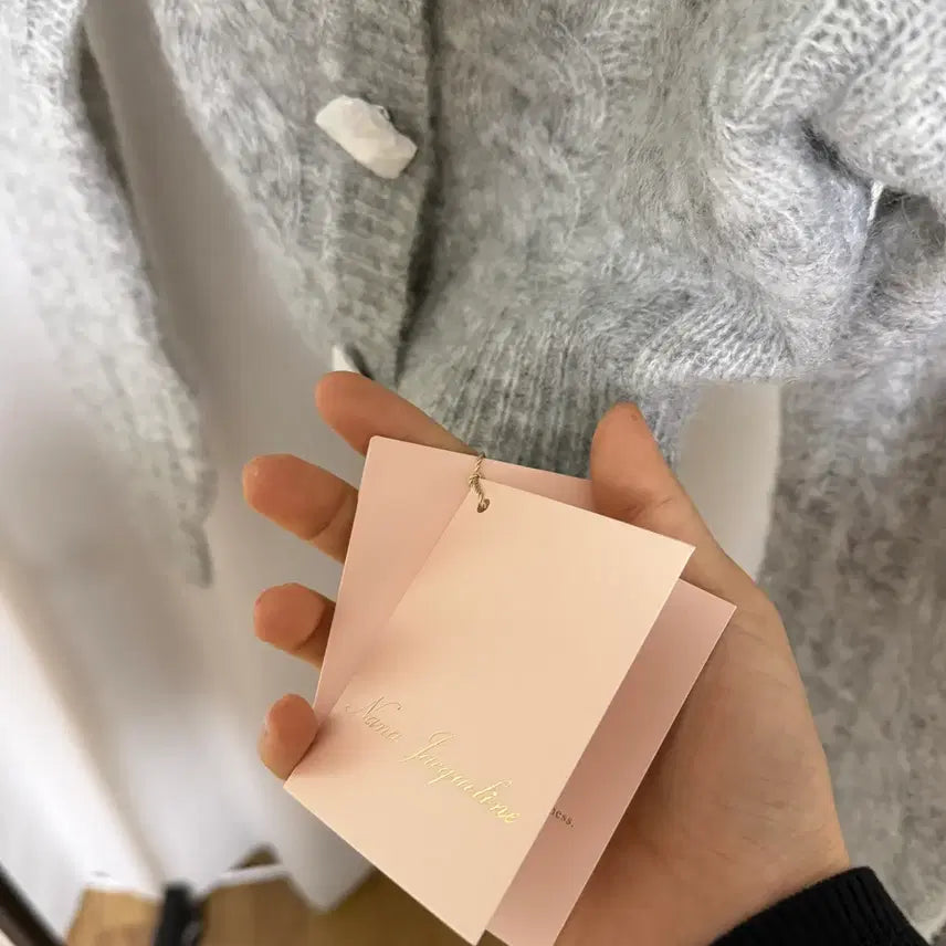 [BUNJANG] Nana Jacqueline Eva Off-Shoulder Cardigan (Gray) / 나나재클린 에바 오프숄더 가디건 (그레이) - 미착용 새상품