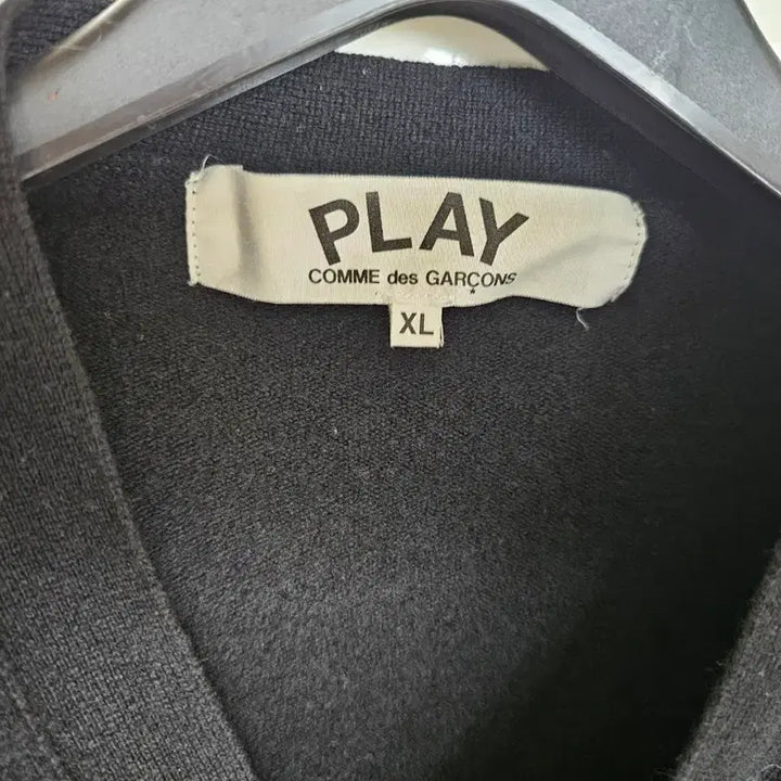 [BUNJANG] Comme des Garcons Black Emblem Cardigan / 꼼데가르송 블랙 와펜 가디건