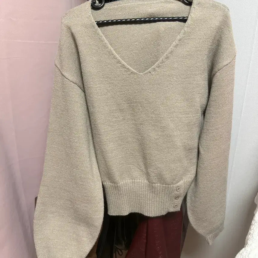 [BUNJANG] V-Neck Knit / 브이넥 니트