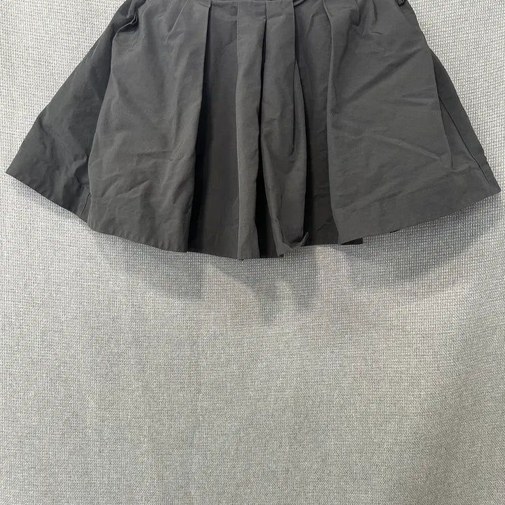 [BUNJANG] COS Kids Pleated Mini Skirt / 코스 COS 키즈 플리츠 미니 스커트
