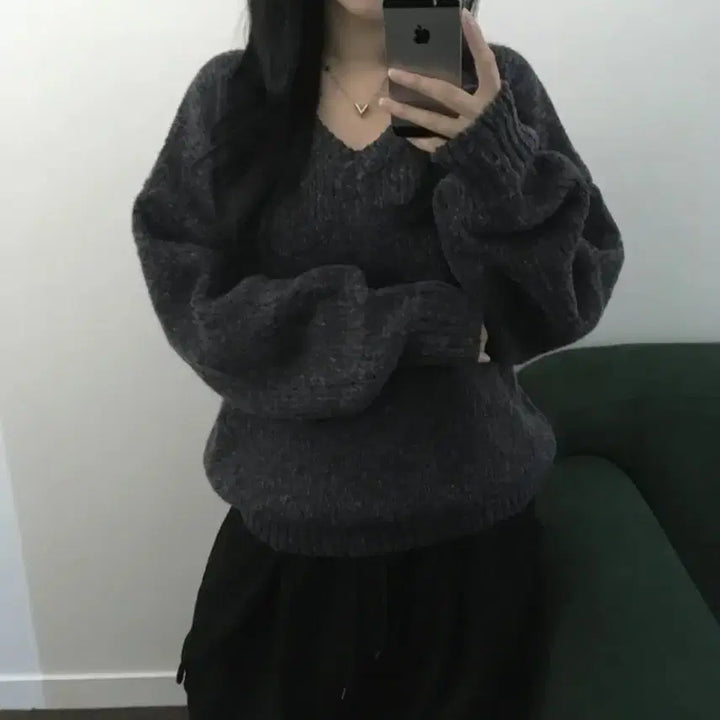 [BUNJANG] IVE Leeseo Knit Charcoal (V-neck) / 리즈리버 보카시 믹스 니트 챠콜 (브이넥 ver.)