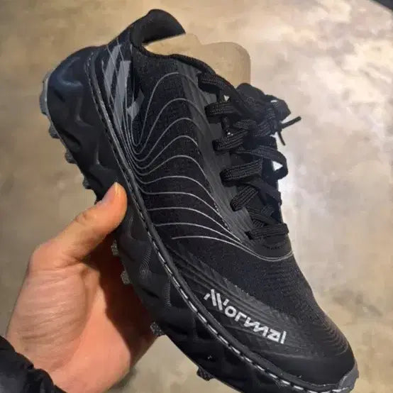 [BUNJANG] NNormal Tomir 2.0 Black Running Shoes / NNormal Tomir 2.0 블랙 254mm 새상품