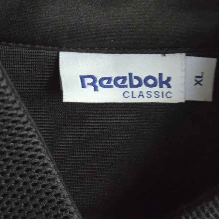[BUNJANG] Reebok Black Zip-Up Training Jacket / 리복 블랙 집업 트레이닝 자켓