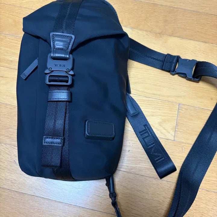 [BUNJANG] TUMI Sling Bag / TUMI 투미 블랙 슬링백 가방 새상품