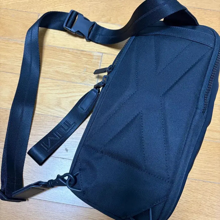 [BUNJANG] TUMI Sling Bag / TUMI 투미 블랙 슬링백 가방 새상품