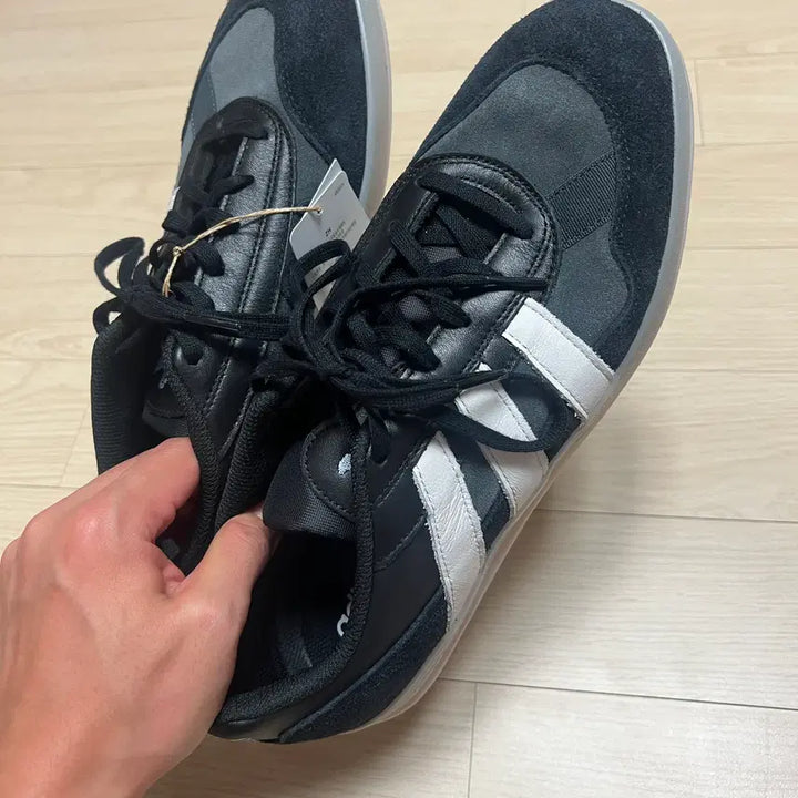 [SOLD OUT] 아디다스 x 마크 곤잘레스 알로하 슈퍼 코어 블랙 295사이즈