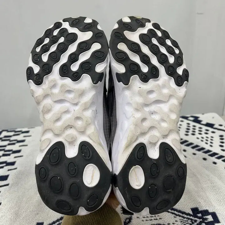 [BUNJANG] Nike Renew Lucent Running Shoes (Size 225) / 나이키 리뉴 루센트 런닝화 운동화 225 E02068