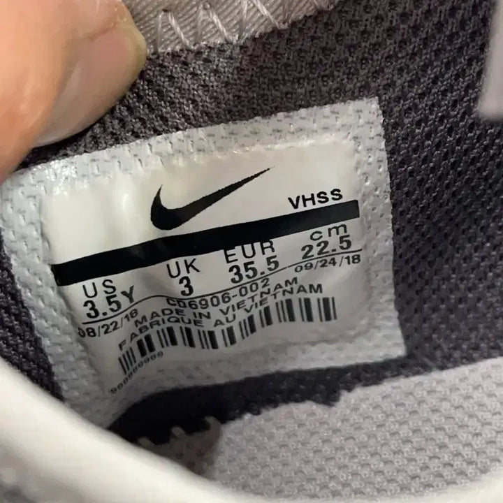 [BUNJANG] Nike Renew Lucent Running Shoes (Size 225) / 나이키 리뉴 루센트 런닝화 운동화 225 E02068