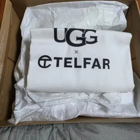 [BUNJANG] Telfar Orange Boots (Size 230) / UGG x Telfar 콜라보 오렌지 부츠230